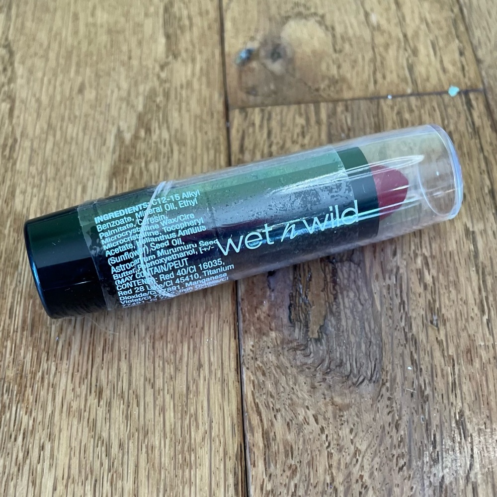 NWT WET N WILD CHERRY FROST RED LIPSTICK NEW